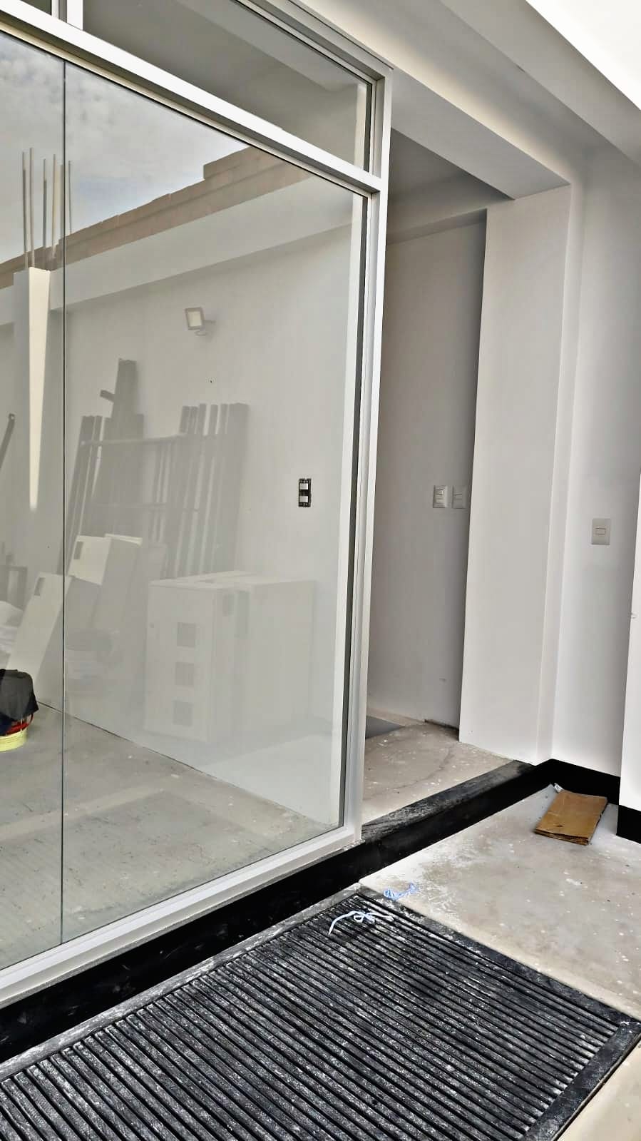 Instalación de vidrios y mamparas - Vista principal